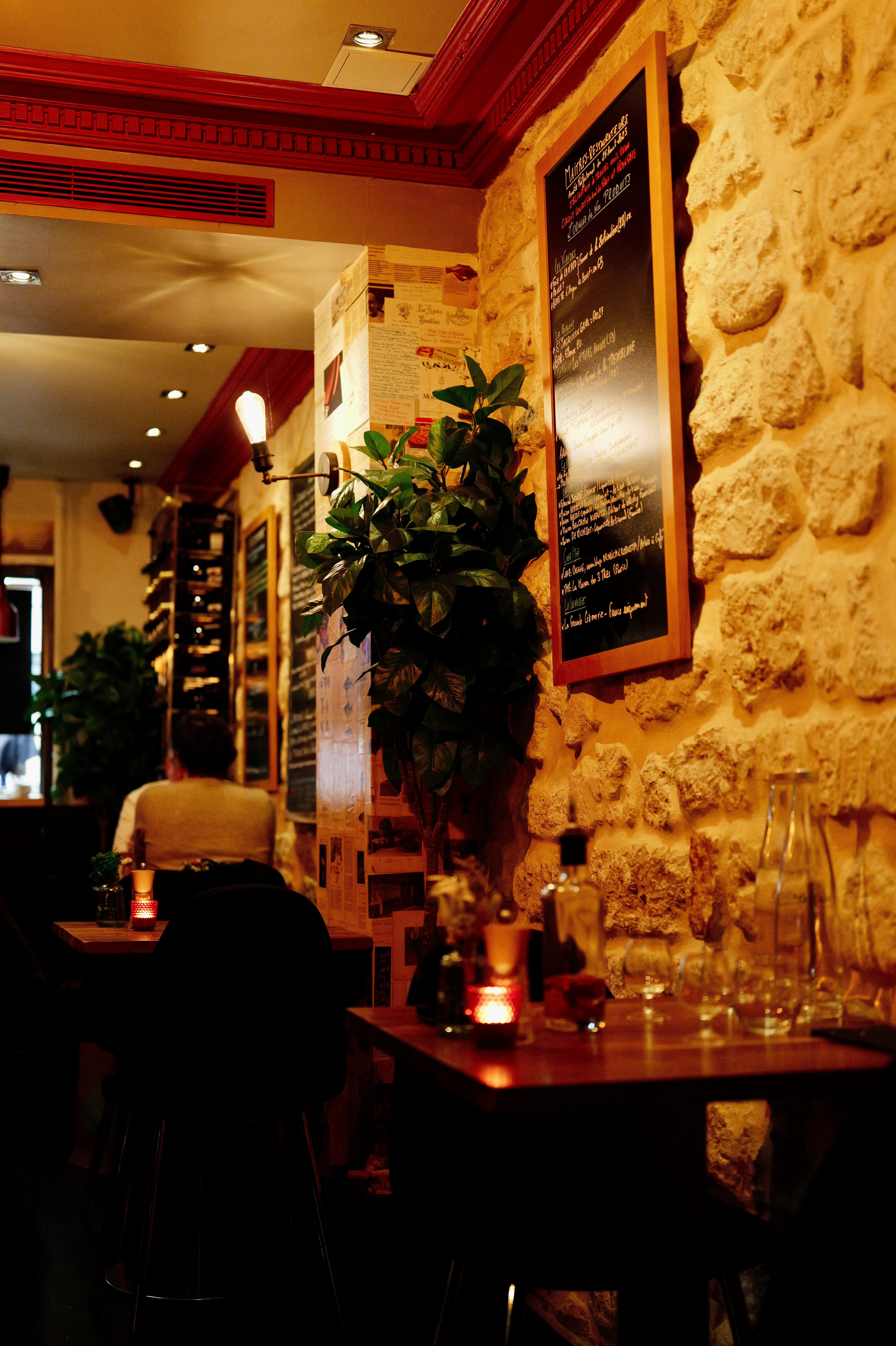 Dřevěný interiér restaurace